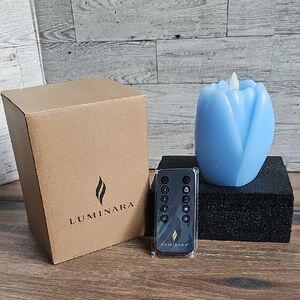 NWT Luminara Bue Flameless Tulip Candle with Remote And Timer.